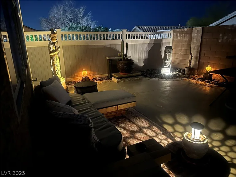 1004 Crescent Falls St — Photo 32