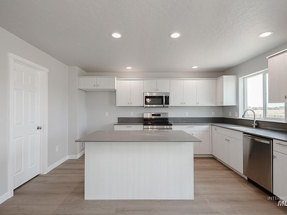 4th image of 3147 N Arroyo Vista Way