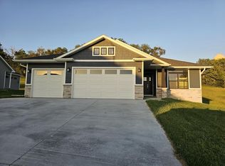 1002 Hillside Dr, Neola, IA 51559