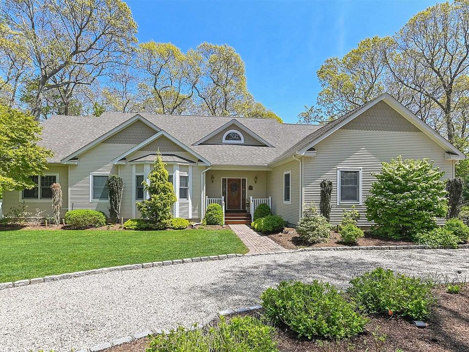 1st image of 1115 Arrowhead Ln
