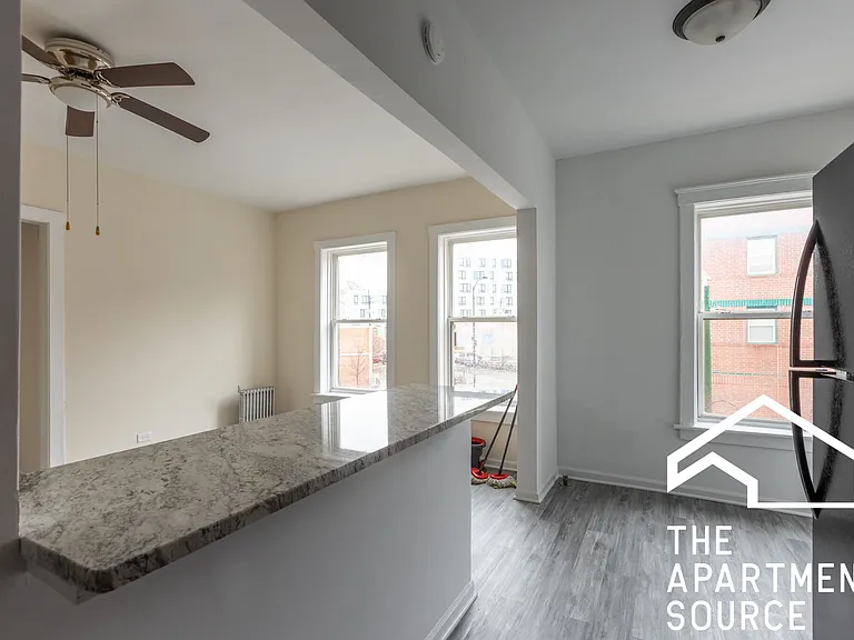 2712 N Milwaukee Ave #215 — Photo 4