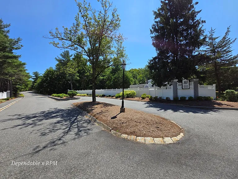 47 Bradford Commons Ln #47 — Photo 19