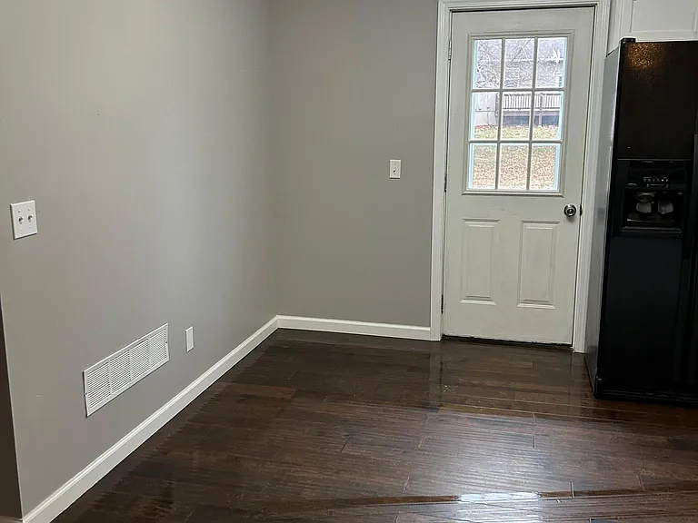 1022 Persimmon Dr — Photo 2