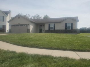 130 Prairie Bluffs Dr, Wentzville, MO 63385