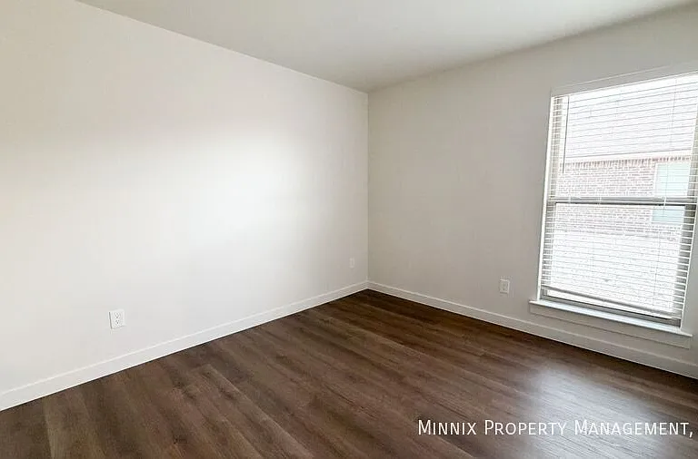 2151 Langford Ave — Photo 13
