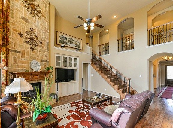 4th image of 12628 Saratoga Springs Cir