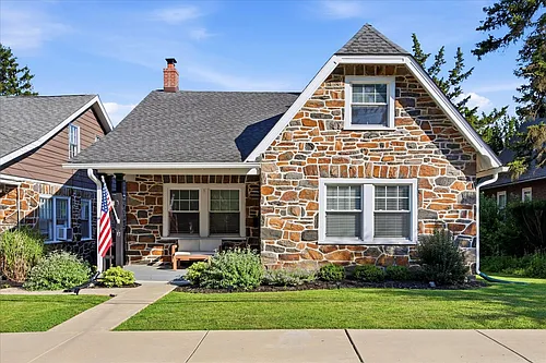 124 Price St Photo 1