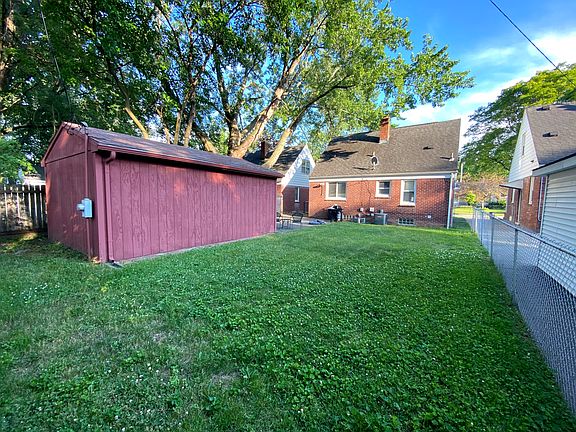 2nd image of 2121 Dallas Ave