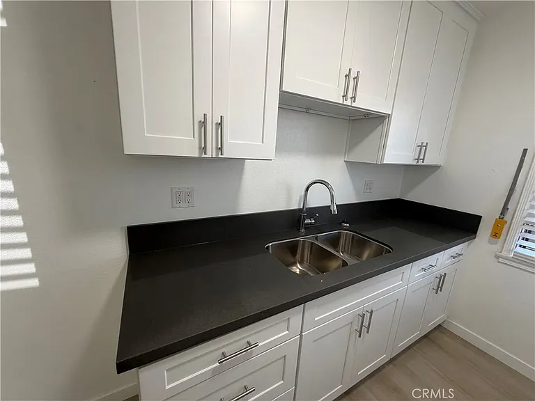 627 Linden Ave — Photo 8