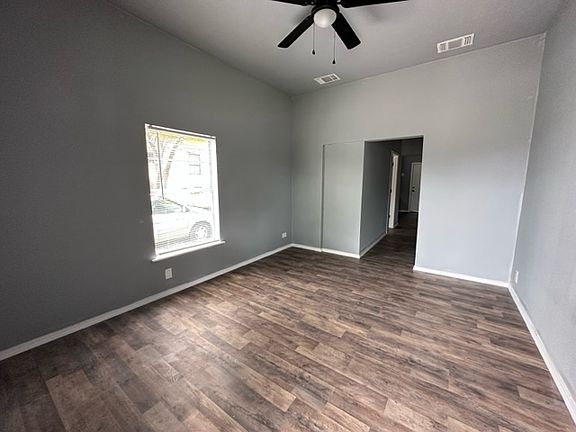 5th image of 512 W Crawford St #101