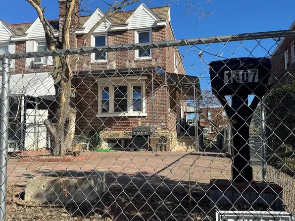 1407 Friendship St, Philadelphia, PA 19111