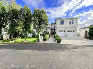 10 Joyce Ln, Staten Island, NY 10307
