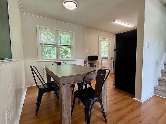 5th image of 8 Connell Cir