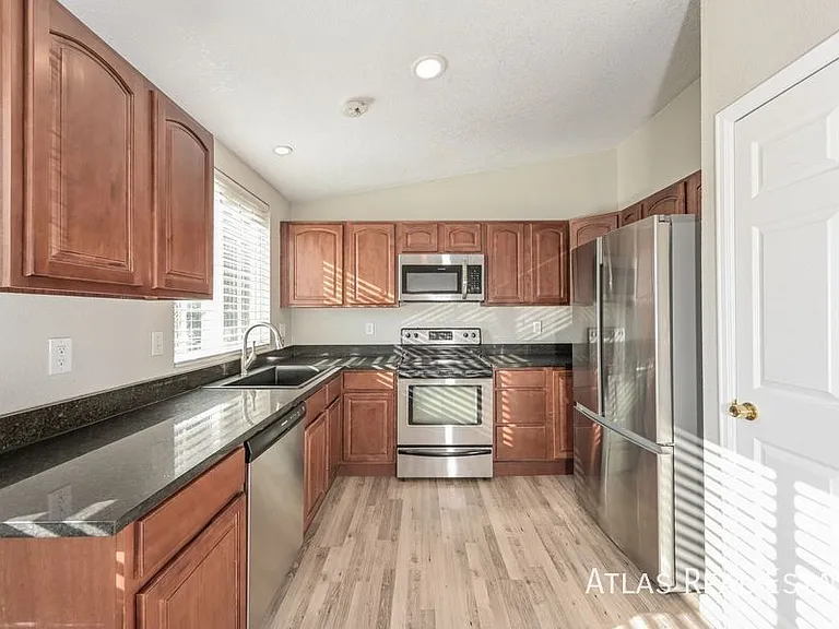 1484 S Cathay Way — Photo 6