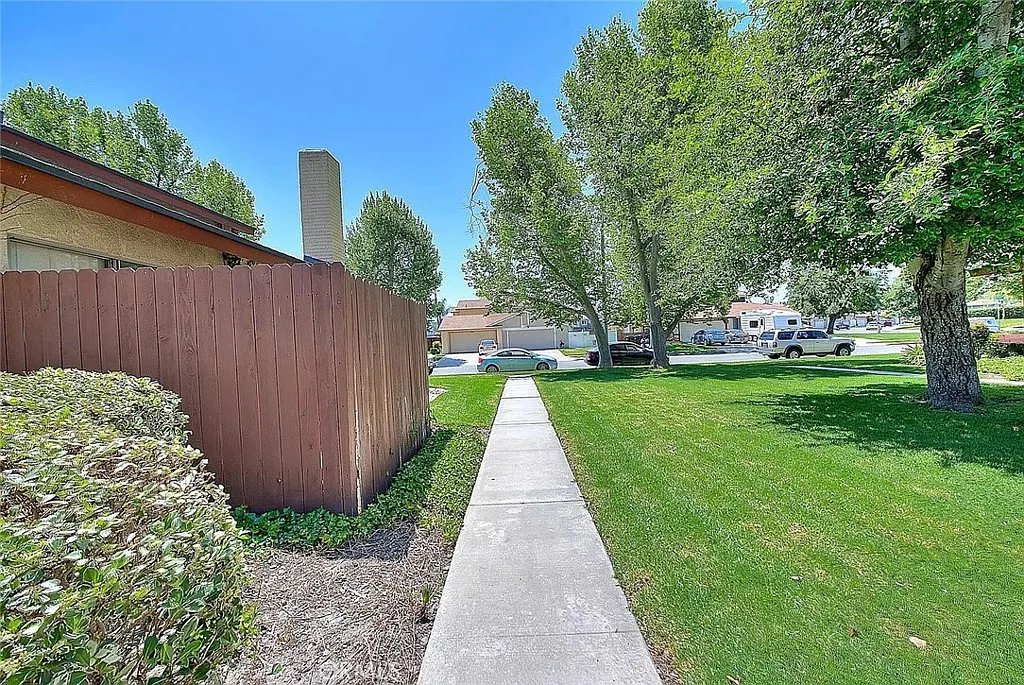 2 bed, 1044 sqft, $2,495 — Photo 4