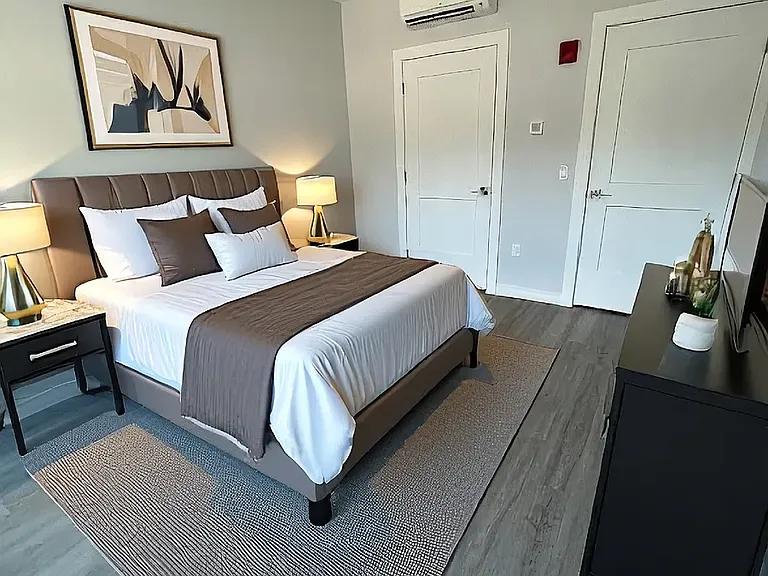 Residences at Sharon Gallery — Photo 19