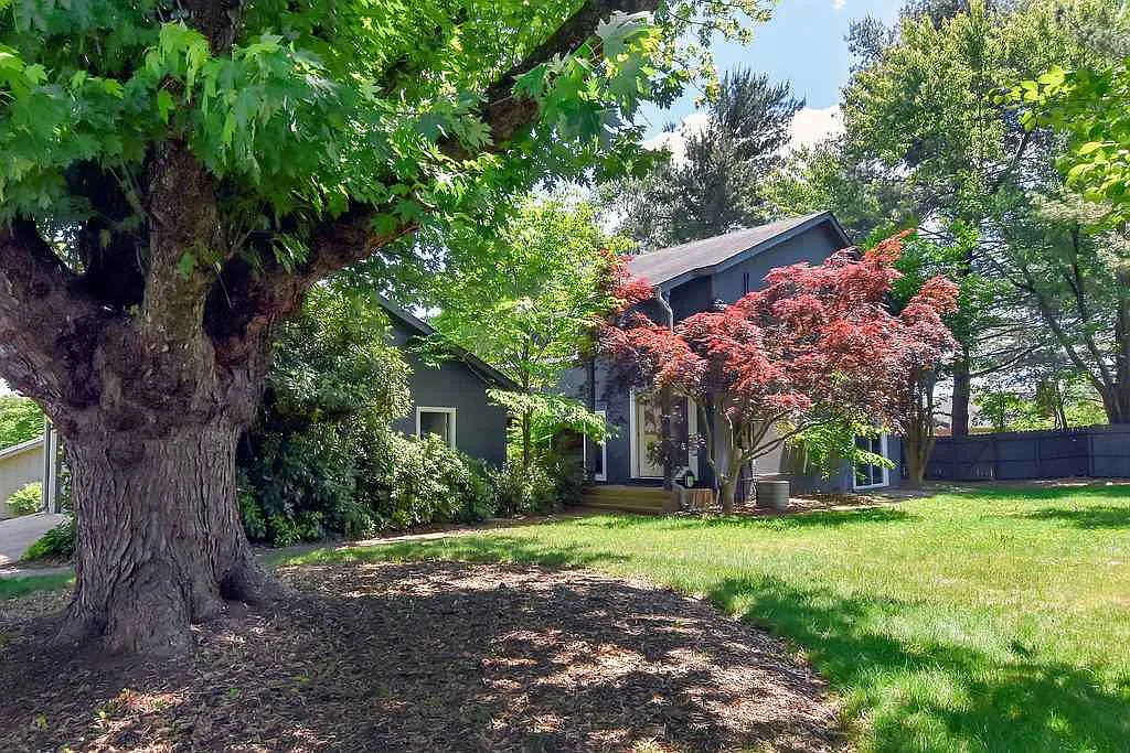 280 Tennis Dr photo 1