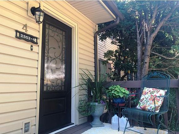3rd image of 2203 Greenbriar Cir
