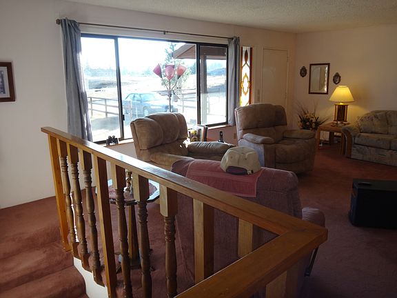 5th image of 184 Silverbow Dr