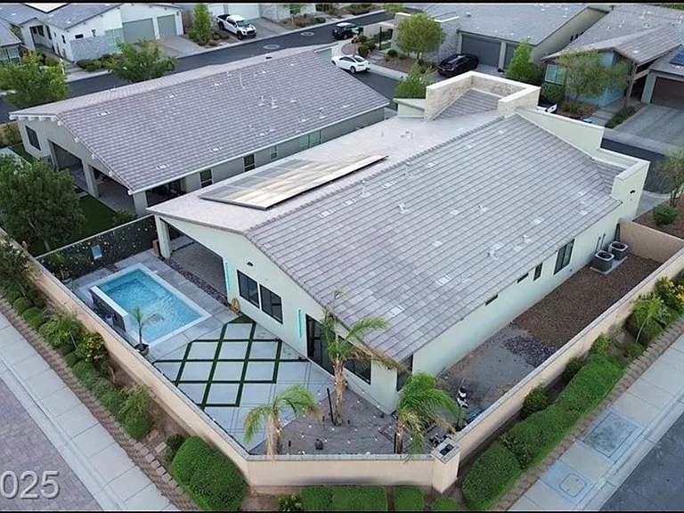 9239 Beltana Ct — Photo 2