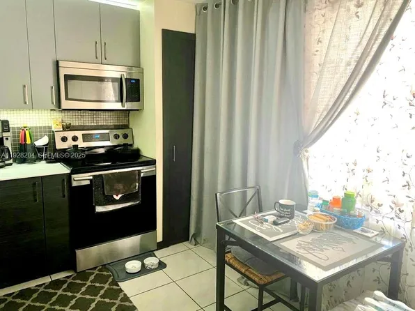 18900 NE 14th Ave #D-205, Miami, FL 33179