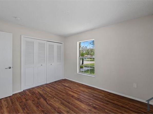 7502 N Sanibel Cir