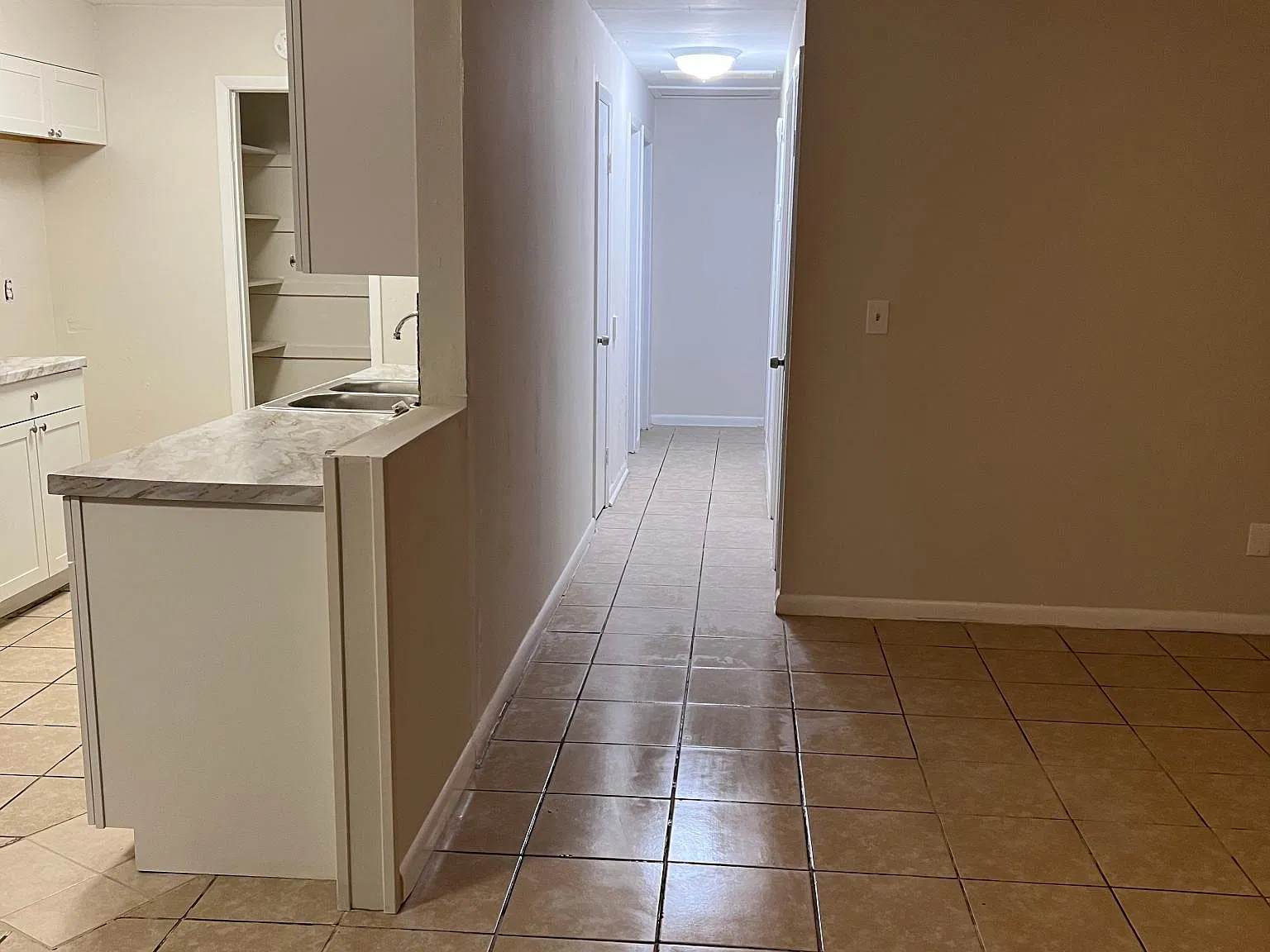 3 bed, 1236 sqft, $1,995 — Photo 4