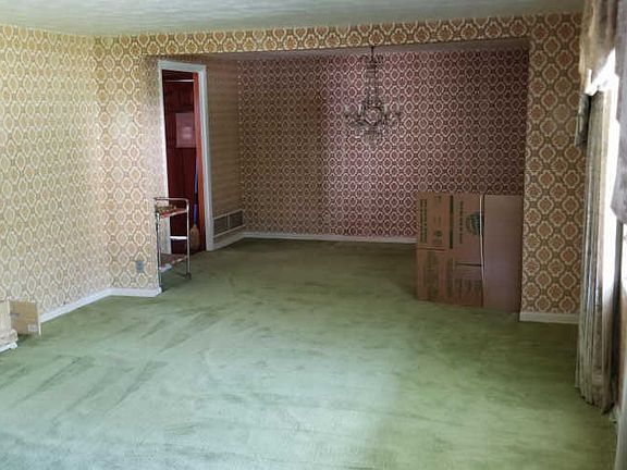 2nd image of 2556 Burgoyne Dr