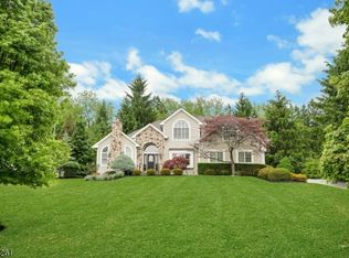 5 Coe Farm Rd, Randolph, NJ 07869