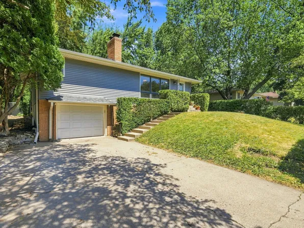 1101 Lynde Dr NE, Fridley, MN 55432