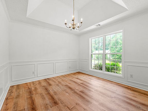 5th image of 214 Cheyenne Way