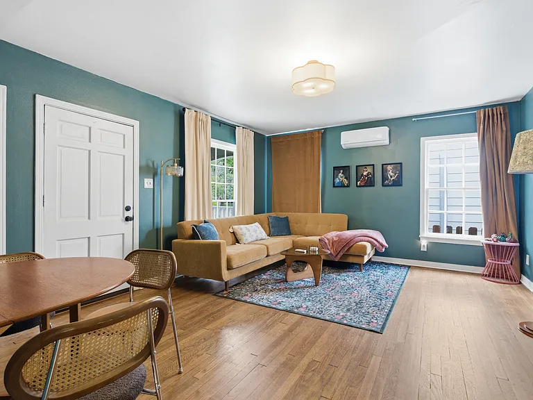 1108 W Jessamine St — Photo 2