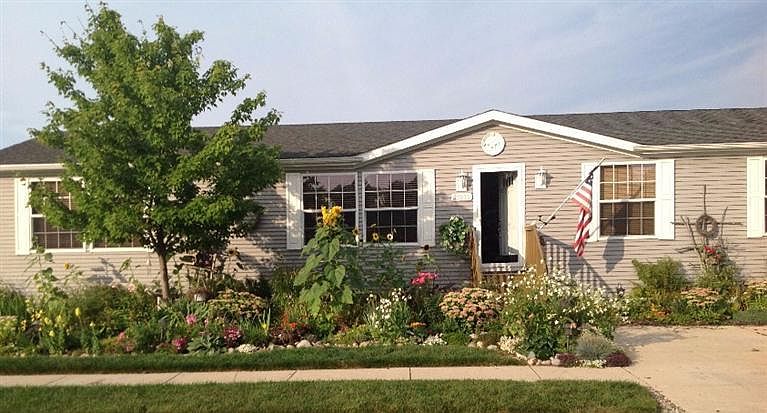 1st image of 23036 Aspen Blvd
