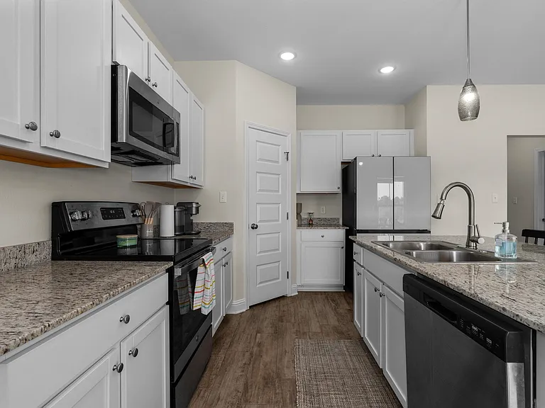 5028 Falcon Bay Dr — Photo 15