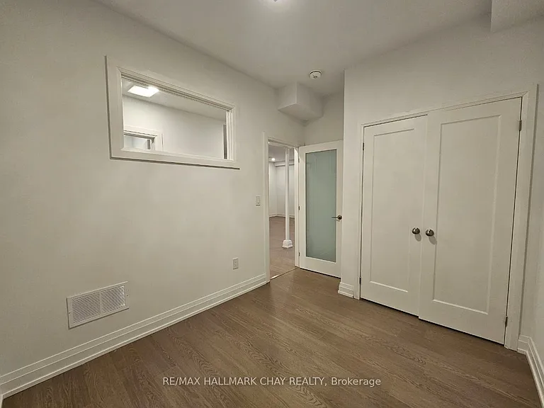 63 Victoria Wood Ave #LOWER — Photo 14