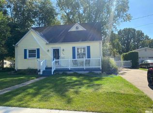 306 Hilldale Ave, Washington, IL 61571
