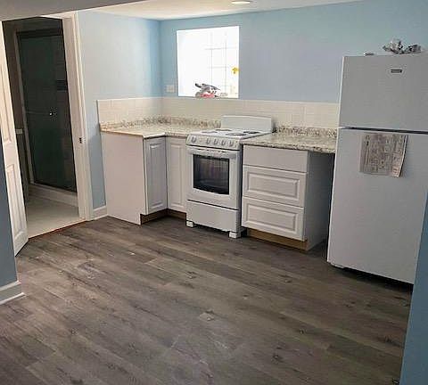 5th image of 5523 W Augusta Blvd #B