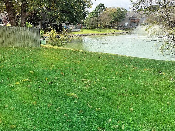 5th image of 411 S Lake Cir