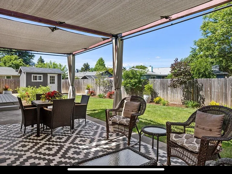 746 Hemlock Ct — Photo 29