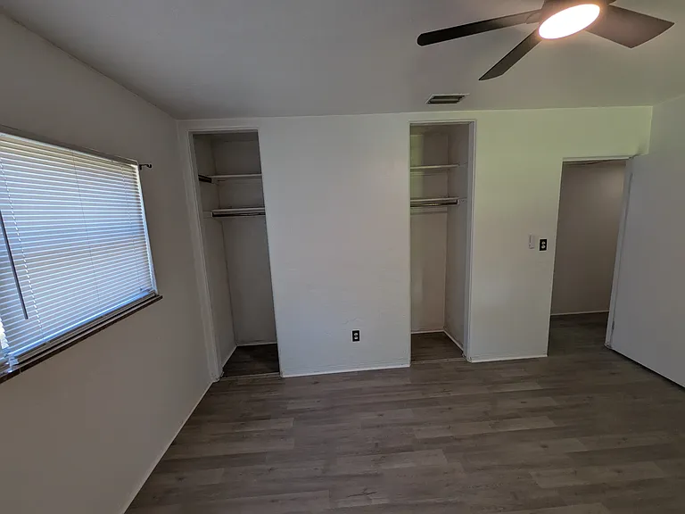 10981 Village Green Ave — Photo 26