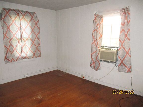 215 Baldwin Apt A - Photo 5_07062026