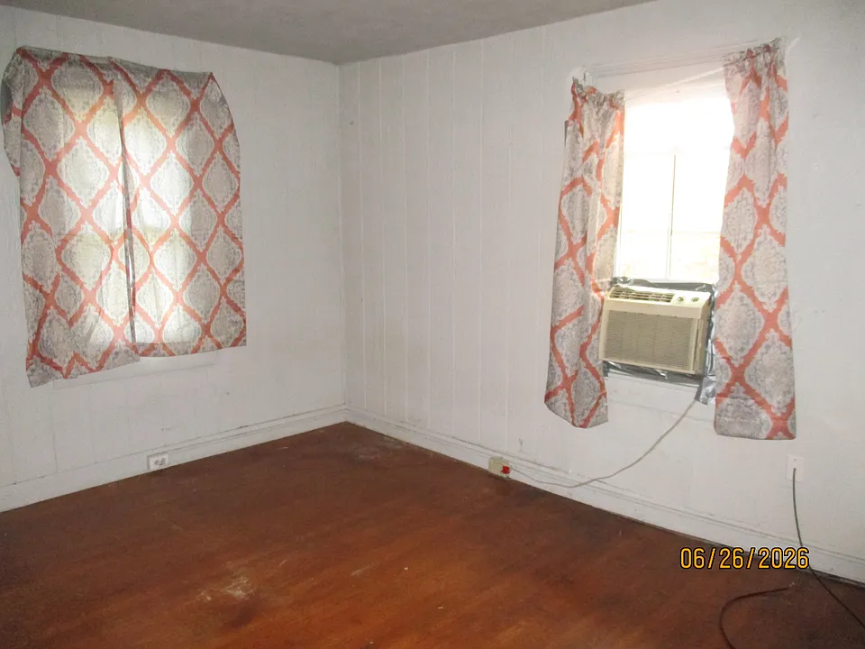 215 Baldwin Apt A - Photo 5_07062026