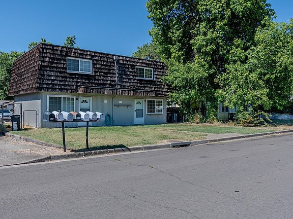 3rd image of 515/517 Effie St