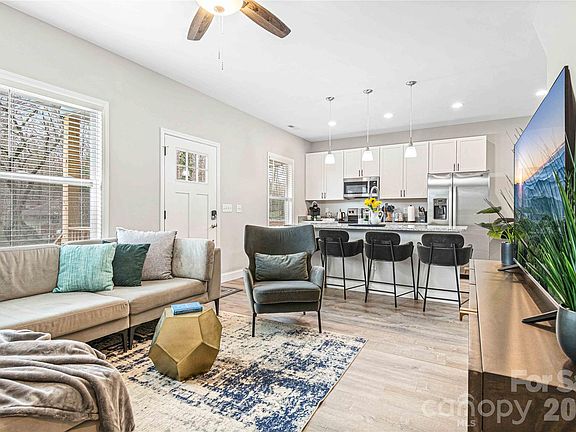 3rd image of 22 Daniel Rd