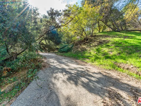 1 Comida Way, Topanga, CA 90290