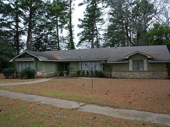 3rd image of 2700 Roanoke Ln