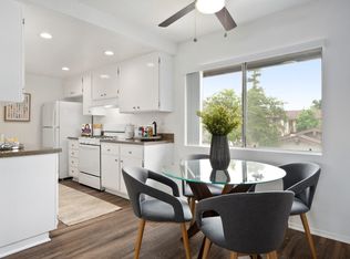 2421 E Ball Rd APT B061, Anaheim, CA 92806