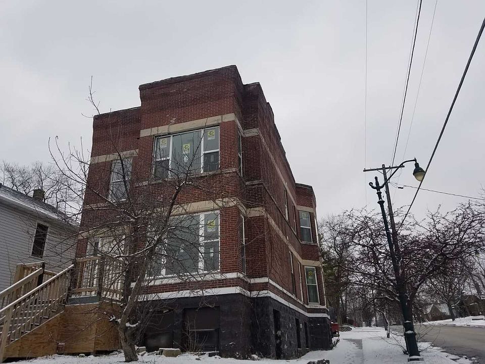 2nd image of 101 Comstock St APT 2