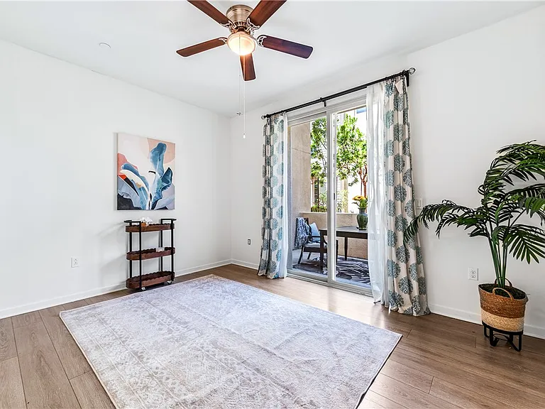 664 Colorado Cir — Photo 37