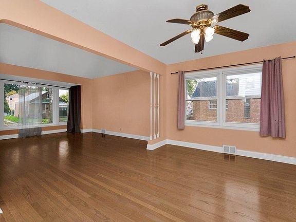 4th image of 3718 Elmwood Ave